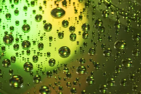 一滴水，水，滴灌，Lichtspiel，闪亮，黄色