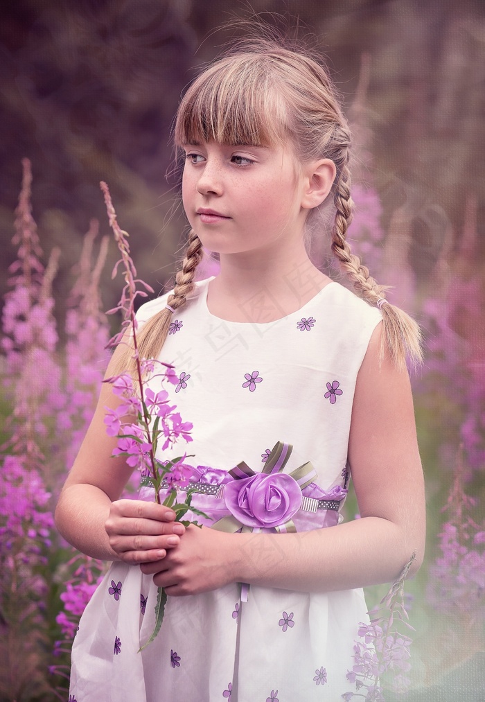 人，人的，儿童，女孩，金发，裙子，鲜花