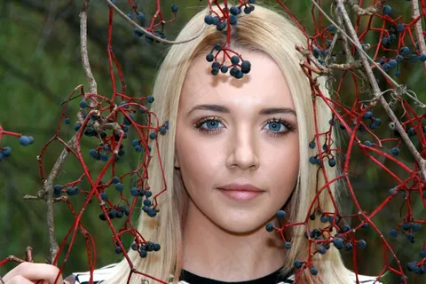 女孩，肖像，蓝眼睛，金色的头发，秋天，美