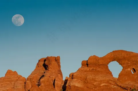 天然岩石桥，满月，夜晚，明亮，轻