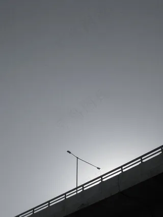 立交桥，灯柱，黑色和白色，道路