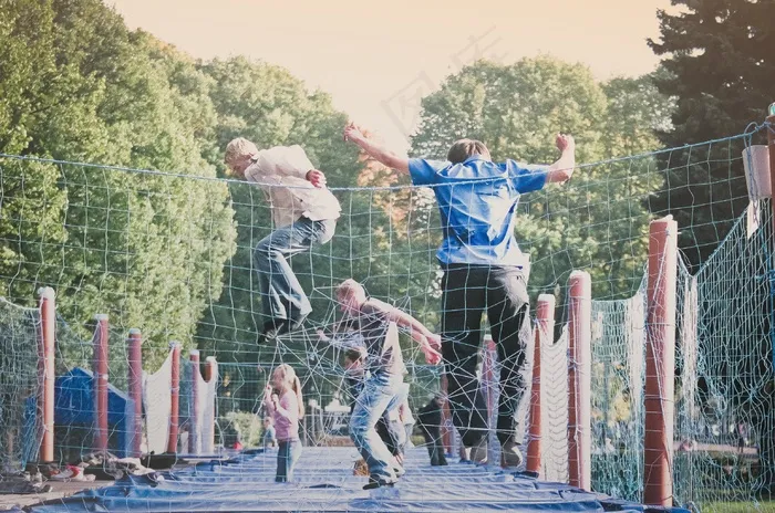 树,风景,长城,街道,工艺品,人们在蹦床上跳跃