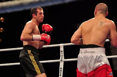 安迪·马夫罗斯（Andy Mavros）vs贾里姆·马丁（Jare）