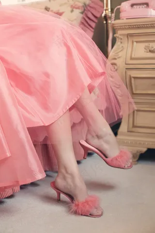 reina de tu suerte,吊带睡衣,婚纱,裙子,美女,粉红色的裙子和拖鞋的优雅女人