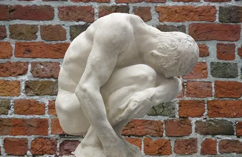 杜西亚湖，墙，砖墙，靠墙站立