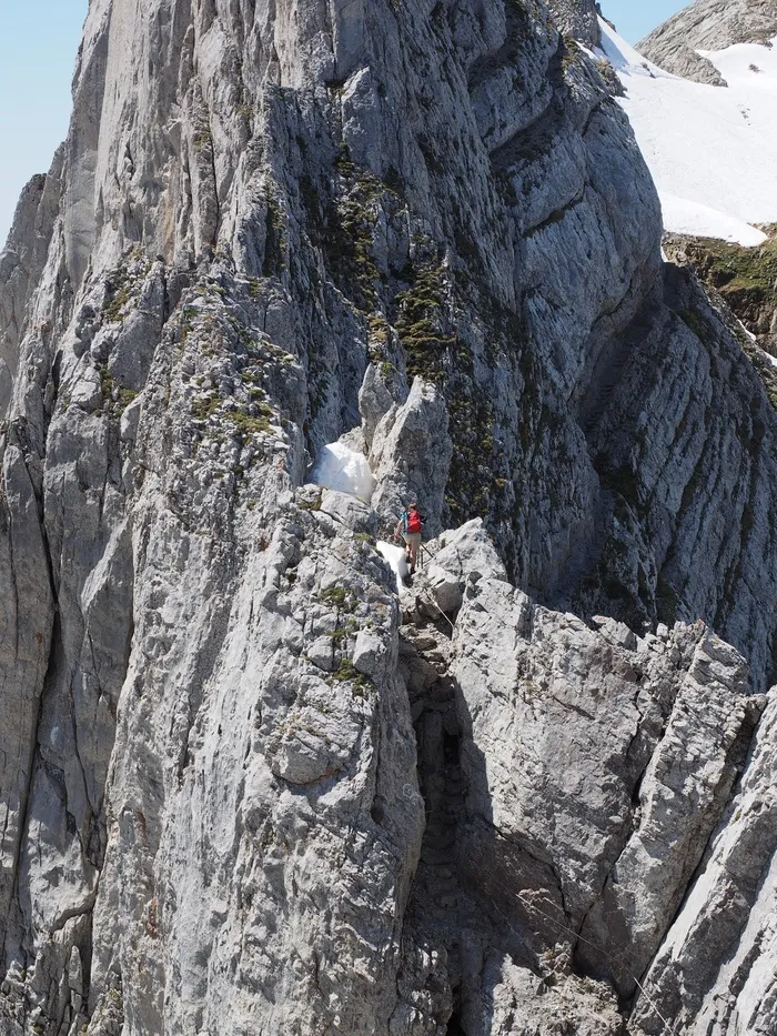 攀爬，绳索，岩石，裸露，争夺
