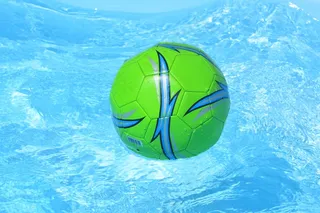 球，水，游泳池