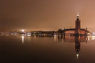 市政厅，斯德哥尔摩，瑞典，夜，反射，水