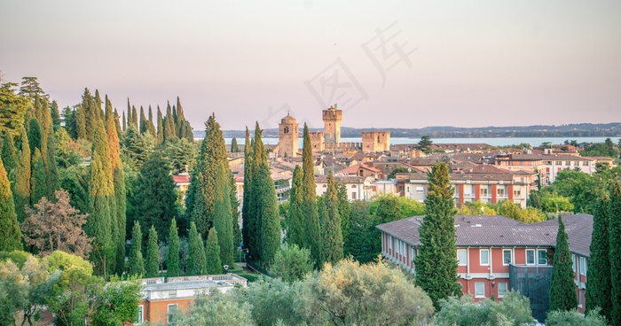 加尔达湖，锡尔苗内，意大利，旅行，旅游，欧洲