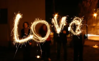 光绘,工艺品,酒杯,轿车,街灯,单词爱由烟火在晚上