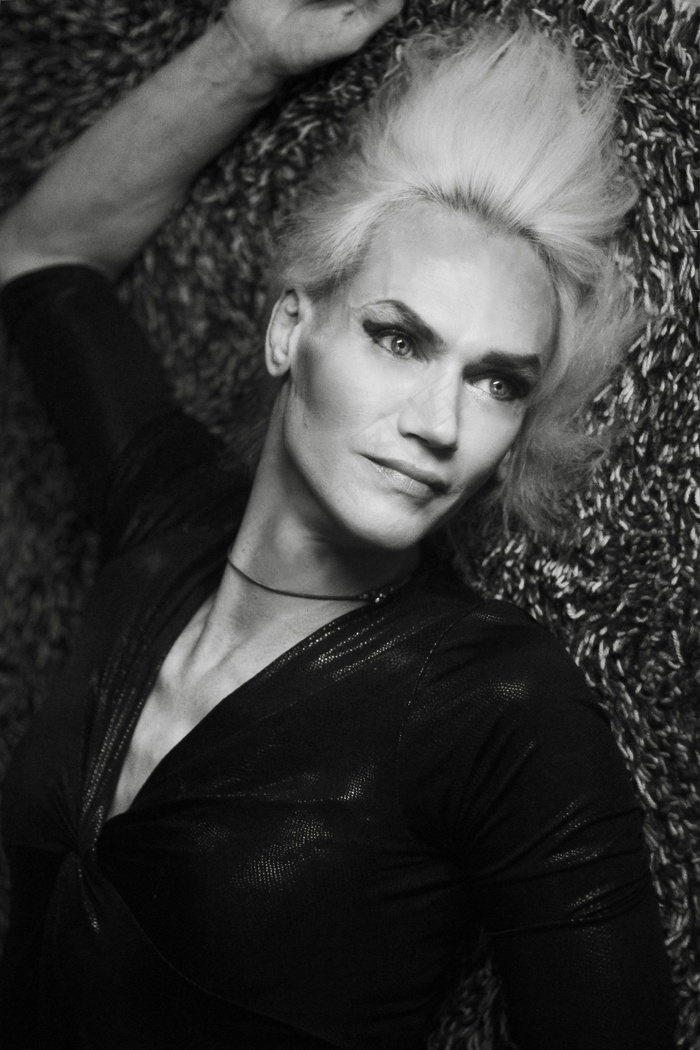 女子，金发，肖像，黑色和白色，变性人