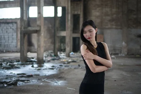 女孩,女性,穿着黑色裙子的妇女 女孩,女性,穿着黑色裙子的妇女