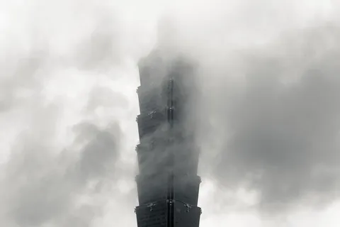 导弹,火箭,湖泊,航天飞机,助推器,雾中的台北101