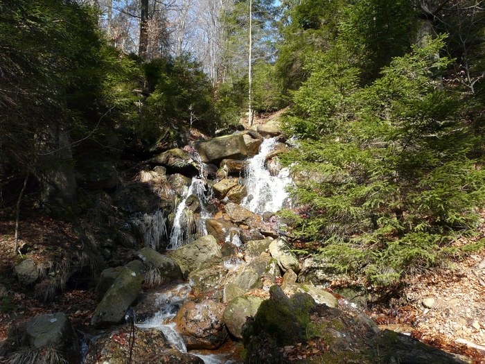 瀑布，山，森林，徒步旅行，远足，随时随地