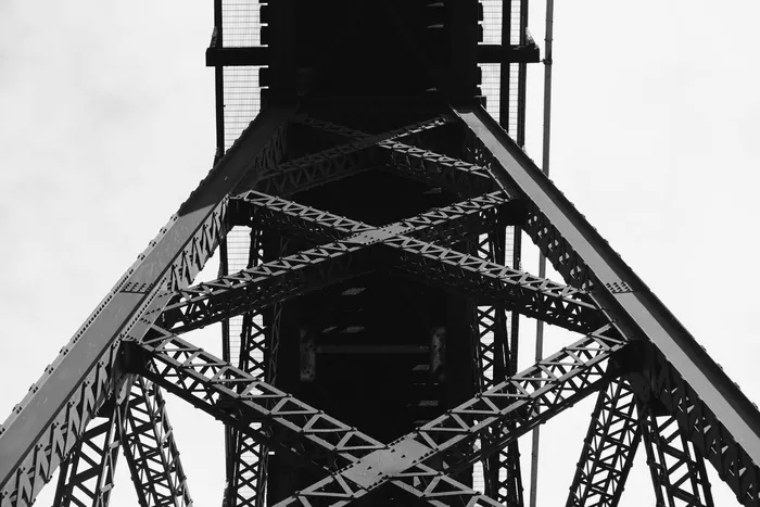 桥墩，墩，基台，支柱，塔，钢