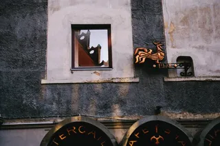 传统建筑,电视背景墙,油画,室内一角,装饰画框,墙壁用公鸡在里加