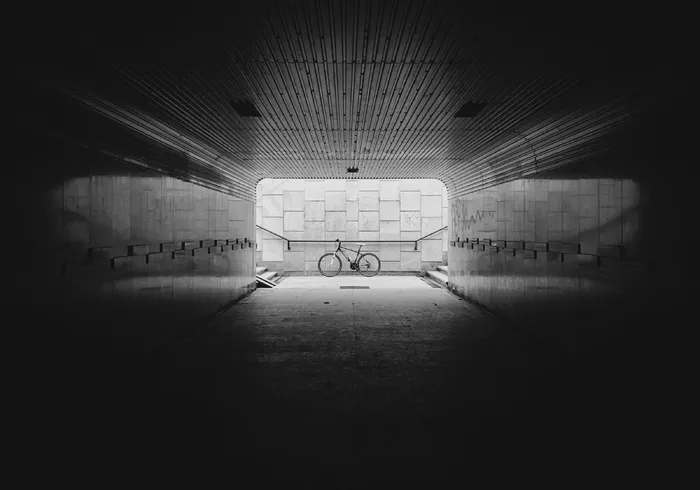 地下通道，地下桥，通道，地下通道，自行车