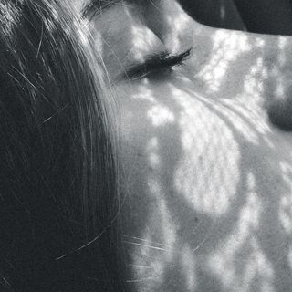 钢笔画,头发,X光照片,美女,眼睛,闭着眼睛的女人黑白肖像