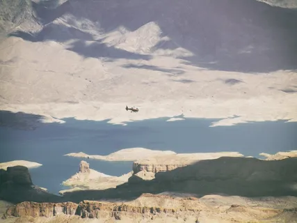 冰雪,山峦,湖泊,草原,图画,大峡谷上空的直升机