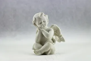 沉睡的天使，工作室拍摄的前视图