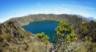 天空，破火山口，云