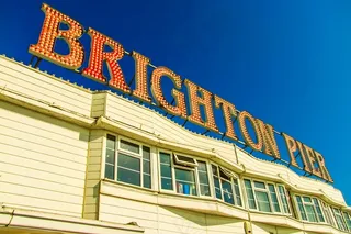 布莱顿码头，碑文，建筑