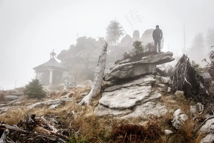 岩，男性，寺，人，薄雾，山，景观