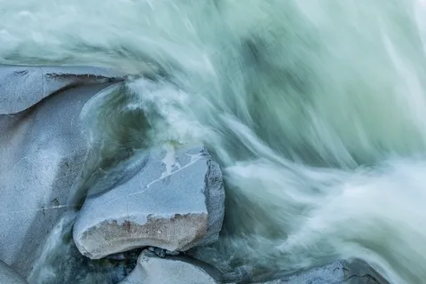 水,流动,运动,岩石,流动,飞溅,流 水,流动,运动,岩石,流动,飞溅,流