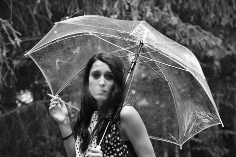 女孩,烟,香烟,雨 女孩,烟,香烟,雨