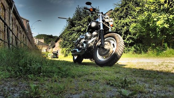 哈雷，胖鲍勃，工厂