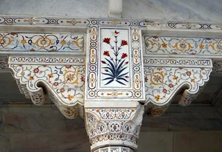 内部，大理石镶嵌，宝石镶嵌，檐口