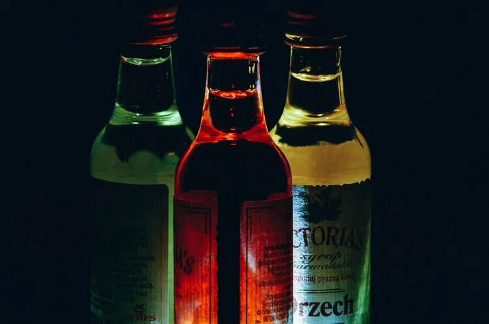 鸡尾酒，瓶子，饮料，饮料，玻璃