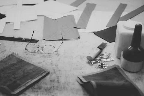 眼镜,艺术品,工艺品,材料(黑色和白色) 眼镜,艺术品,工艺品,材料(黑色和白色)