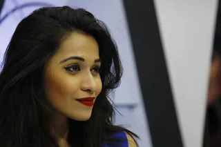 华丽的女孩，印度模特，开放的头发