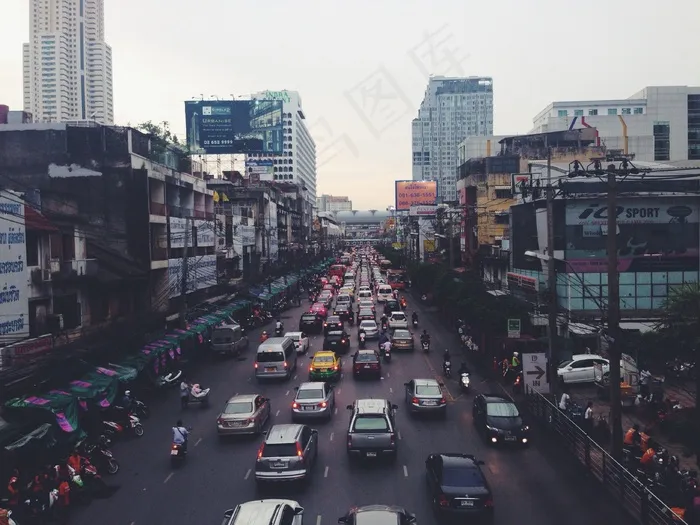城市街道,公路,车流,都市夜景,堵车,在城市街道上的交通