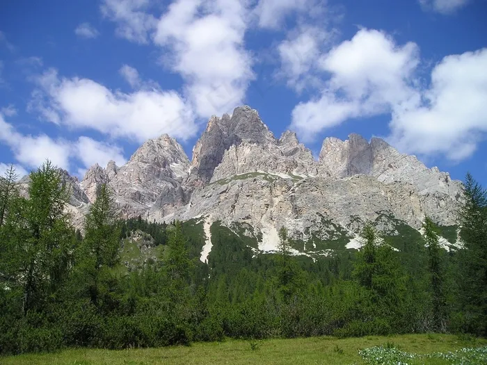 蒙特克里斯塔洛，克里斯塔洛·格鲁佩，水晶山