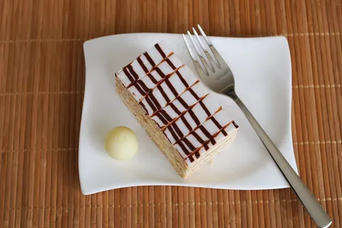 Esterhazy Schnitte，奶油切片，甜点
