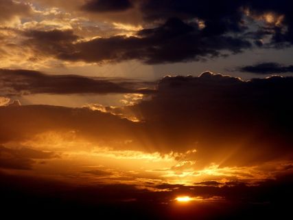 太阳，东，天空，暮光之城，云，红色，蓝色