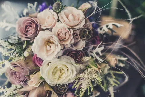 玫瑰,花束,手捧花,单面花束,油画,房间里的玫瑰花束 玫瑰,花束,手捧花,单面花束,油画,房间里的玫瑰花束