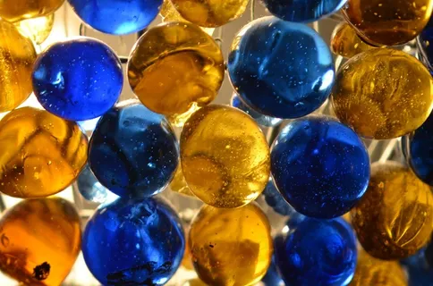 蓝色，玻璃，弹珠，孩子们，游戏，玩回合，多彩