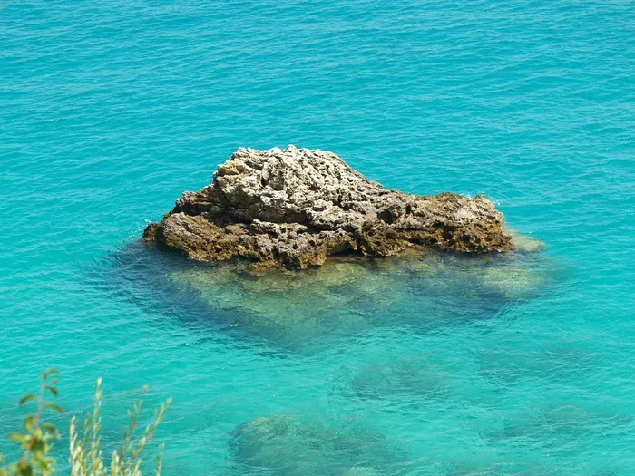 石头，海，蓝色，绿松石，水中的岩石