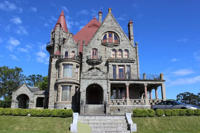 建筑,剧院/博物馆/礼堂,游乐场,天空,居民楼,维多利亚园艺博物馆