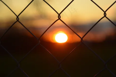 日落，栅栏，网格