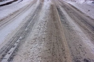 冰冷的道路，雪平整度，雪泥，冬季，道路