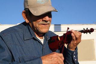 美国，亚利桑那州，石英岩，老人，小提琴，音乐家