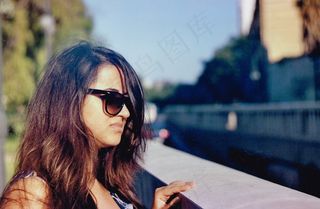 女孩，太阳，夏天，城市，架构，光，眼镜