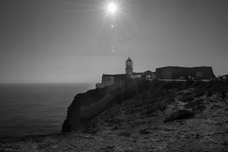 建筑,海洋,山峦,失事船残骸,桥梁,黑色和白色的阳光斗篷