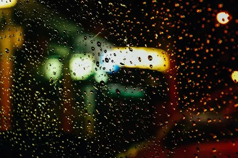 雨滴,挡风玻璃,汽车,天气,交通,下着雨 雨滴,挡风玻璃,汽车,天气,交通,下着雨