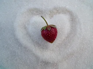 浆果，草莓，糖，心，红色，野草莓