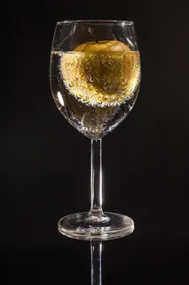 玻璃,苹果,一滴水,水果,滴水,水 玻璃,苹果,一滴水,水果,滴水,水